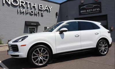 2022 Porsche Cayenne Base