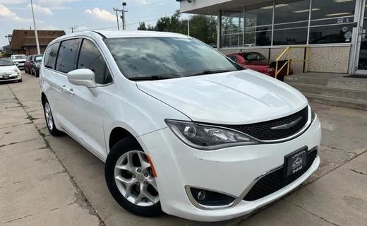 2018 Chrysler Pacifica Touring Plus