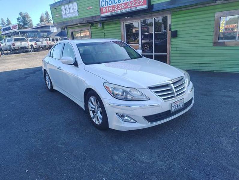 2013 Hyundai Genesis — a typically priced live listing