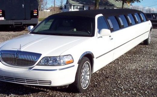 2006 Lincoln Town CAR Signature