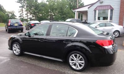 2013 Subaru Legacy Premium M R