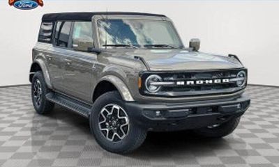 2026 Ford Bronco Outer Banks