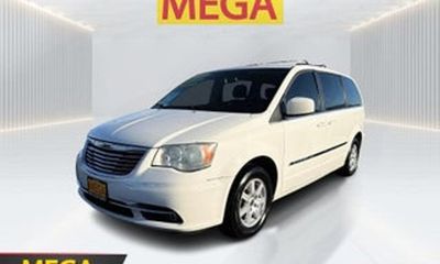 2011 Chrysler Town AND Country Touring