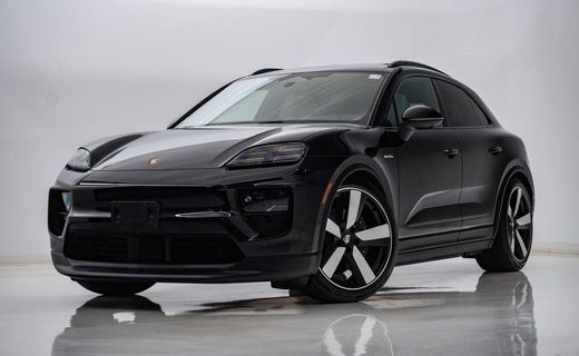 2025 Porsche Macan 4S Electric