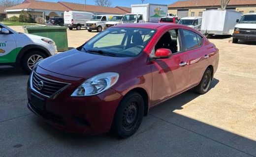 2012 Nissan Versa SV