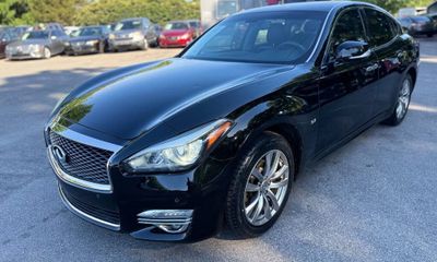 2017 Infiniti Q70 3 7