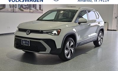 2025 Volkswagen Taos 4Motion SE
