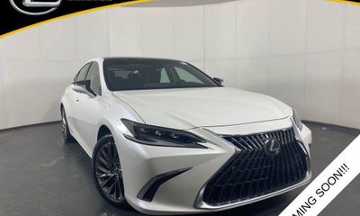 2024 Lexus ES 350 Ultra Luxury