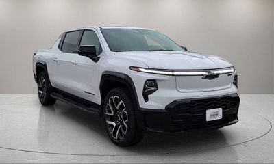 2024 Chevrolet Silverado RST