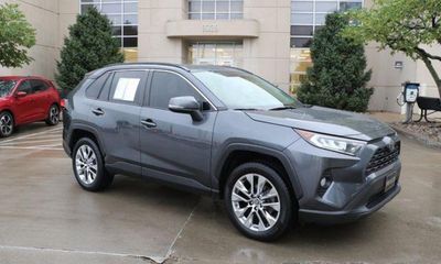 2019 Toyota RAV4 XLE Premium