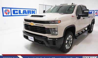 2026 Chevrolet Silverado HD Custom