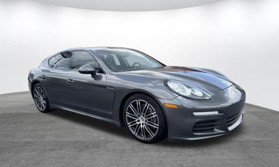 2016 Porsche Panamera Base 4