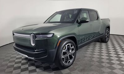 2025 Rivian R1T Adventure