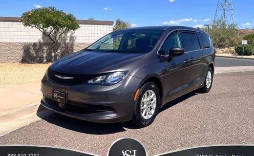 2023 Chrysler Voyager LX