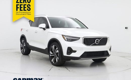 2024 Volvo XC40 Plus Bright