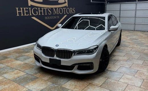 2019 BMW 750i B7