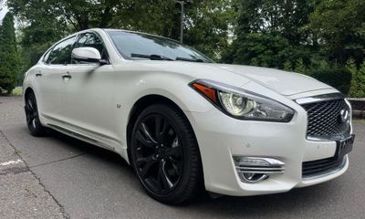 2018 Infiniti Q70L 37 Luxe