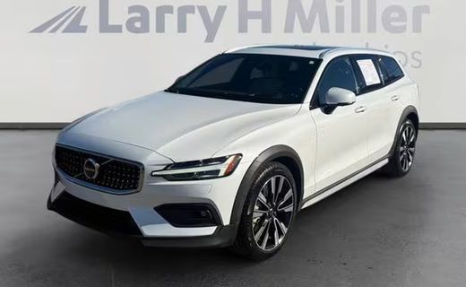 2025 Volvo V60CC Ultra