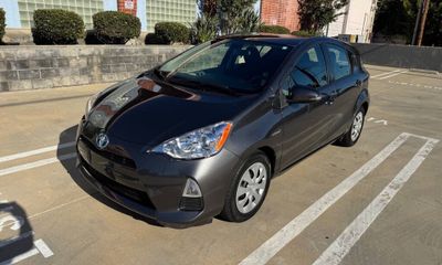 2014 Toyota Prius C TWO
