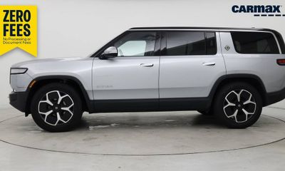 2024 Rivian R1S Adventure