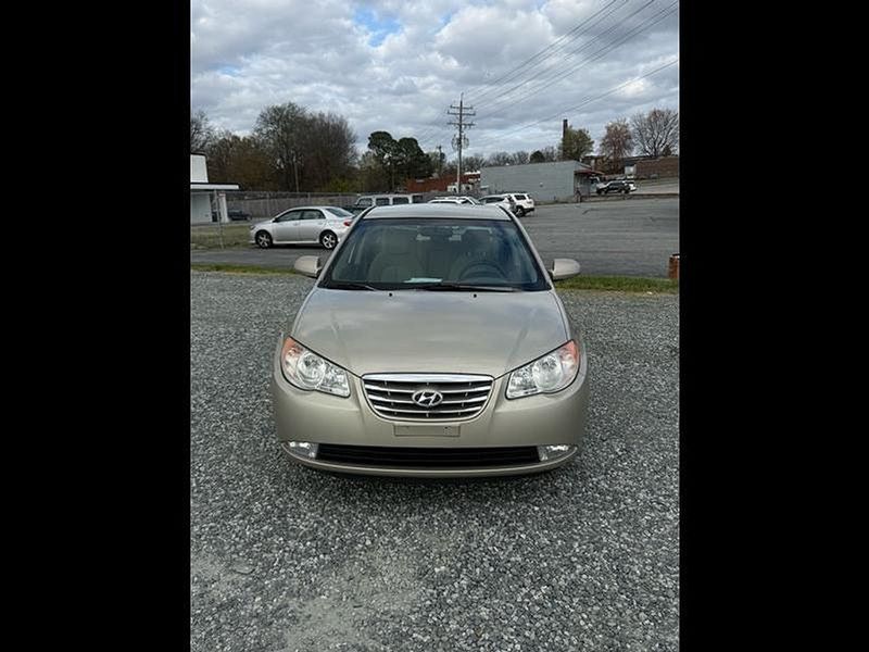 2010 Hyundai Elantra — a typically priced live listing
