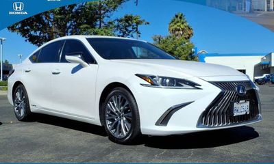 2021 Lexus ES 300H Premium
