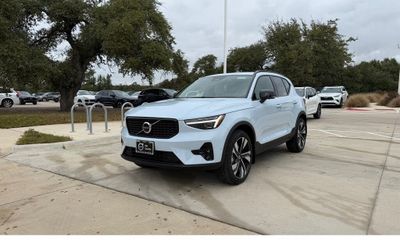 2026 Volvo XC40 Plus Dark