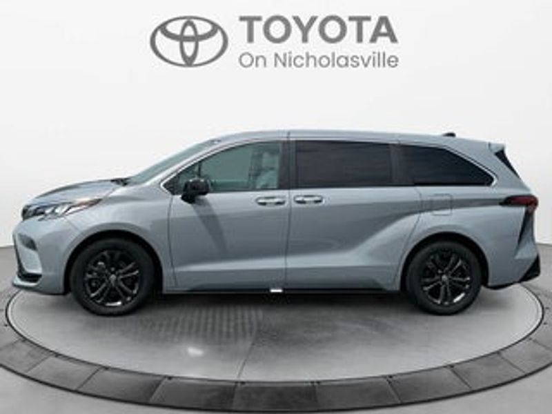 2024 Toyota Sienna — a typically priced live listing