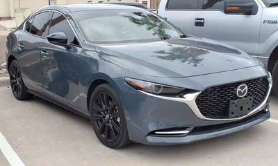 2024 Mazda MAZDA3 Premium Plus Package