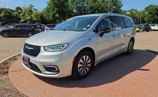 2024 Chrysler Pacifica Select