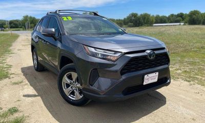 2023 Toyota RAV4 LE