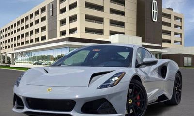 2025 Lotus Emira Base