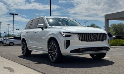 2026 Volvo XC90 Plus Bright