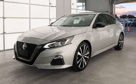 2022 Nissan Altima SR