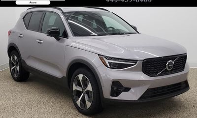 2026 Volvo XC40 Plus Dark