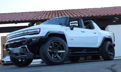 2022 GMC Hummer EV Pickup 3X Edition 1