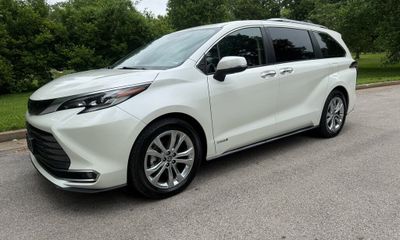2021 Toyota Sienna Platinum