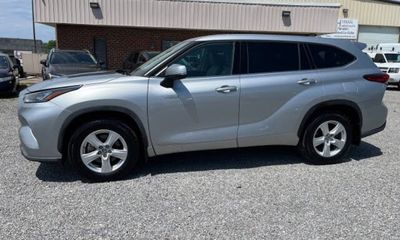 2020 Toyota Highlander LE