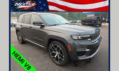 2022 Jeep Grand Cherokee Summit