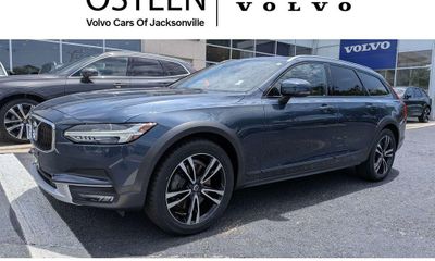 2019 Volvo V90CC Momentum