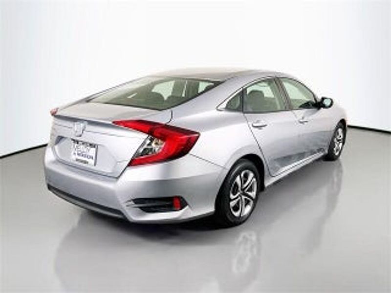 2015 Honda FIT — a typically priced live listing
