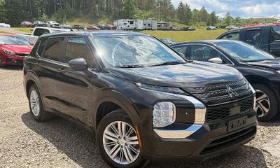 2022 Mitsubishi Outlander ES