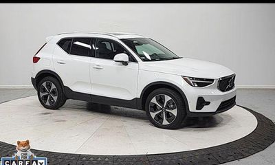 2024 Volvo XC40 Plus Bright