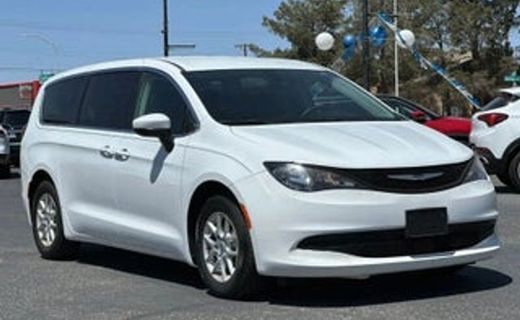 2022 Chrysler Voyager LX