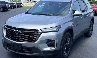 2023 Chevrolet Traverse RS