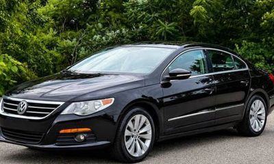 2010 Volkswagen Passat Sport