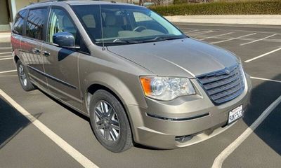 2008 Chrysler Town AND Country Limited