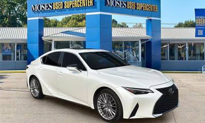 2022 Lexus IS 300 Premium