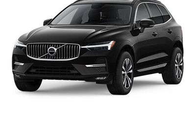 2023 Volvo XC60 Core Bright Theme
