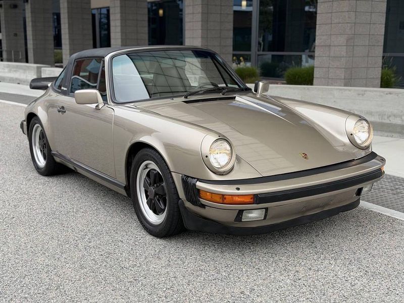 1986 Porsche 911 — a typically priced live listing